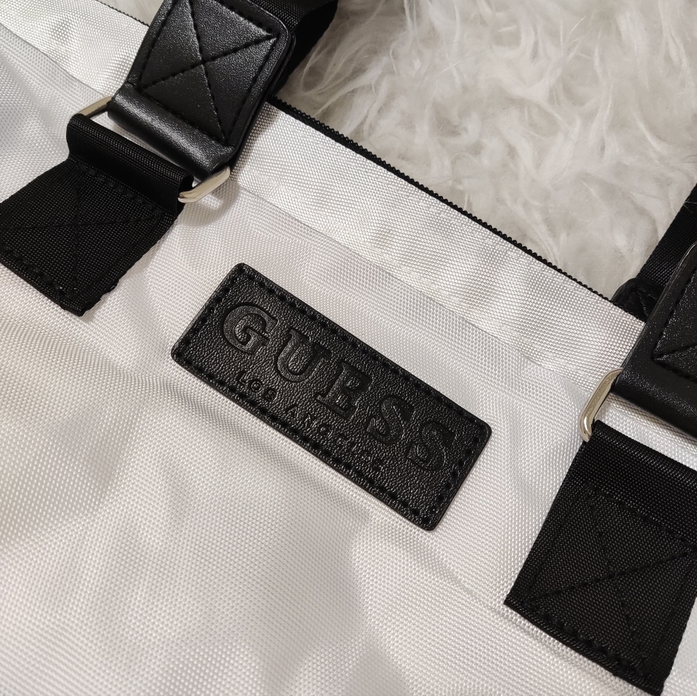 Guess gym duffle bag / weekender tote